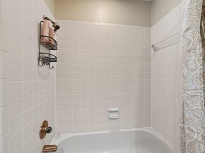 4306  Essex Court , Arlington Texas 76016