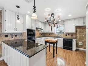 4306  Essex Court , Arlington Texas 76016