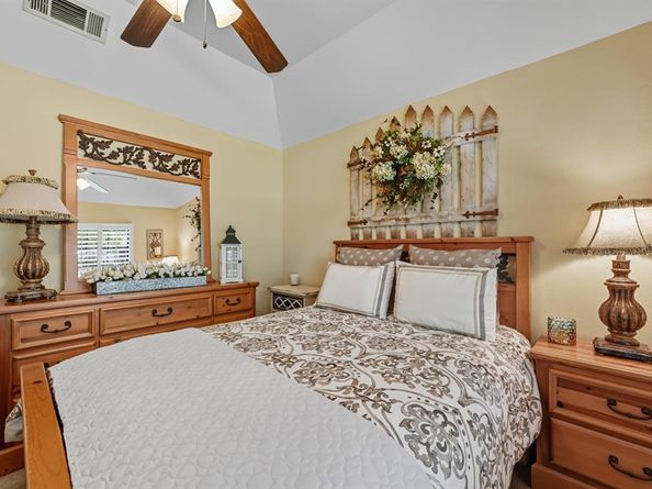 4306  Essex Court , Arlington Texas 76016