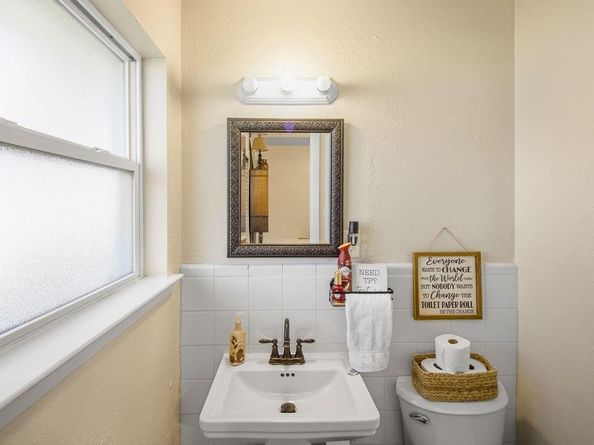 805  Clover Park Drive , Arlington Texas 76013