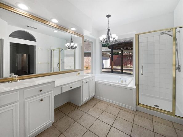 2206  Hunter Place Lane , Arlington Texas 76006