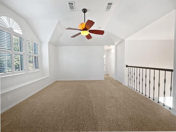 2206  Hunter Place Lane , Arlington Texas 76006
