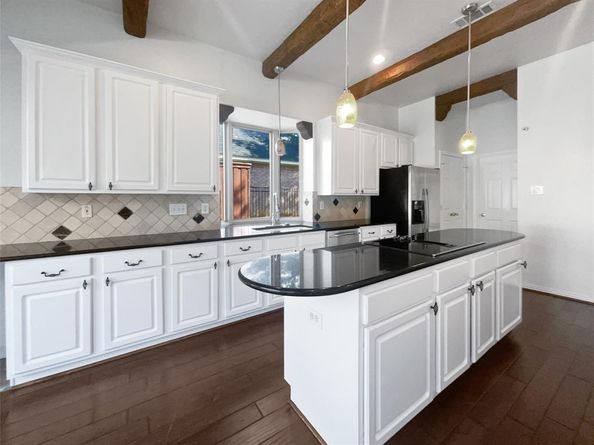 2206  Hunter Place Lane , Arlington Texas 76006