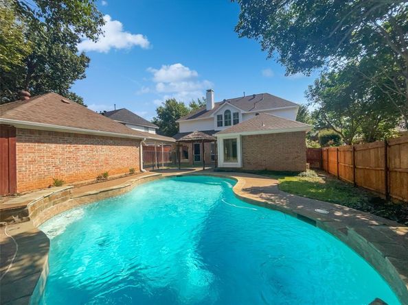 2206  Hunter Place Lane , Arlington Texas 76006