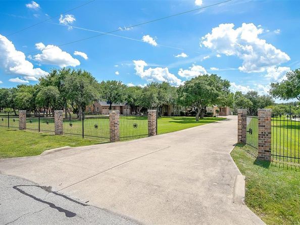 9549  Dickson Road , Fort Worth Texas 76179