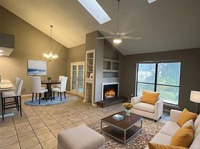5750  Phoenix Drive  24, Dallas Texas 75231