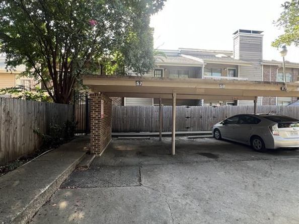 5750  Phoenix Drive  24, Dallas Texas 75231