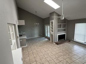 5750  Phoenix Drive  24, Dallas Texas 75231