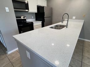 5750  Phoenix Drive  24, Dallas Texas 75231