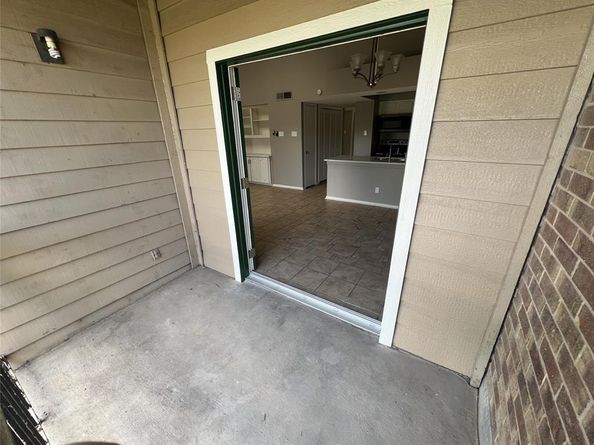 5750  Phoenix Drive  24, Dallas Texas 75231