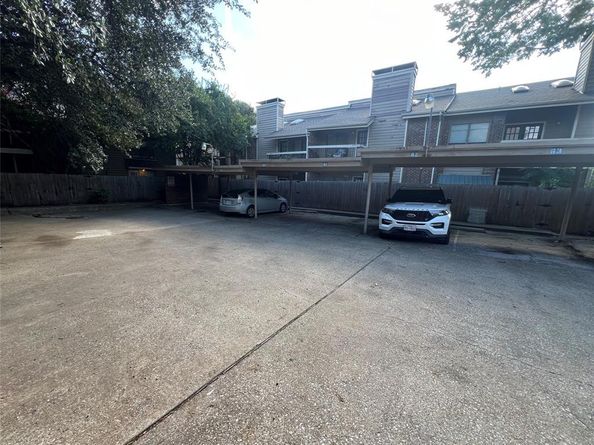 5750  Phoenix Drive  24, Dallas Texas 75231
