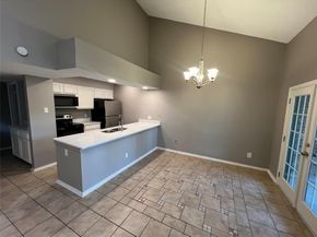 5750  Phoenix Drive  24, Dallas Texas 75231