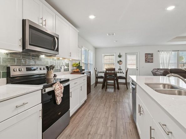 2101  Winding Creek Way , Denton Texas 76208