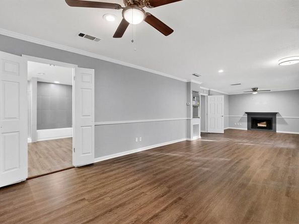 5718  Marvin Loving Drive  117, Garland Texas 75043