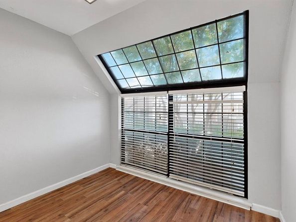 5718  Marvin Loving Drive  117, Garland Texas 75043