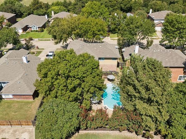 833  Oak Hollow Lane , Rockwall Texas 75087