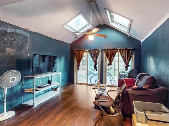 225 N 9th Street , Garland Texas 75040