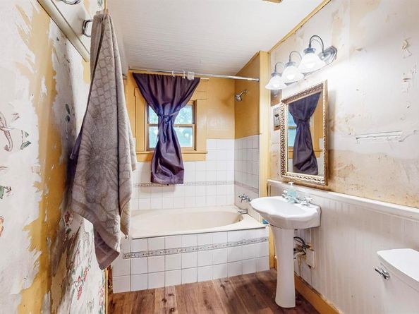 225 N 9th Street , Garland Texas 75040