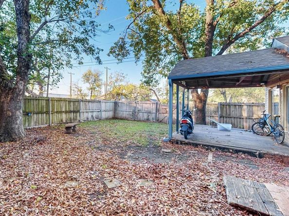 225 N 9th Street , Garland Texas 75040