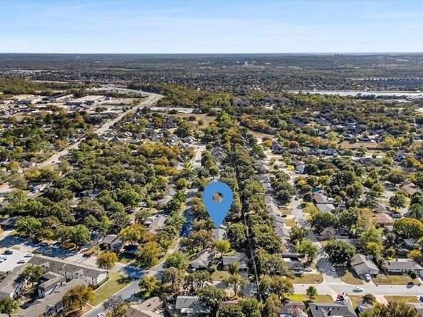 425  Moore Creek Road , Hurst Texas 76053