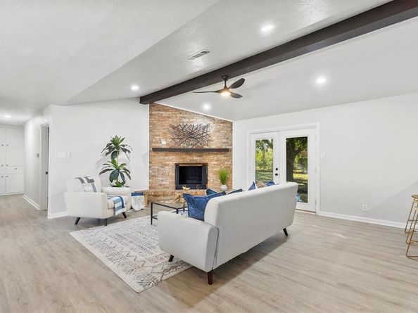 425  Moore Creek Road , Hurst Texas 76053