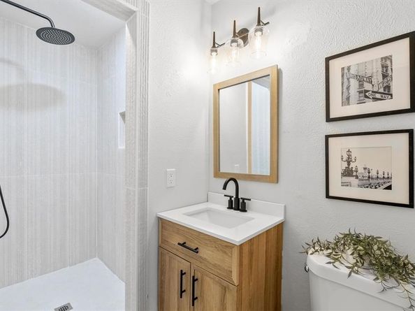 425  Moore Creek Road , Hurst Texas 76053