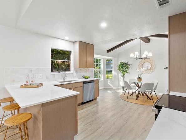 425  Moore Creek Road , Hurst Texas 76053