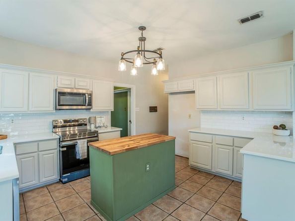 1240  Trinity Drive , Benbrook Texas 76126