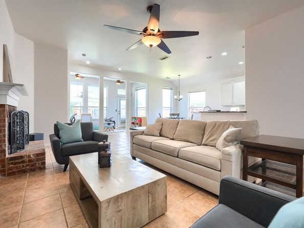 2860  Prado  , Grand Prairie Texas 75054