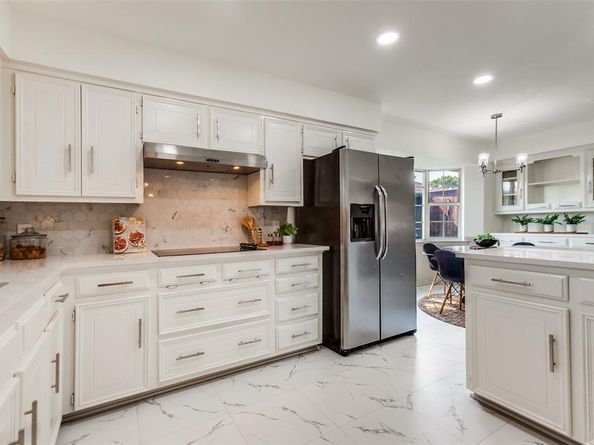 607  Tiffany Trail , Richardson Texas 75081