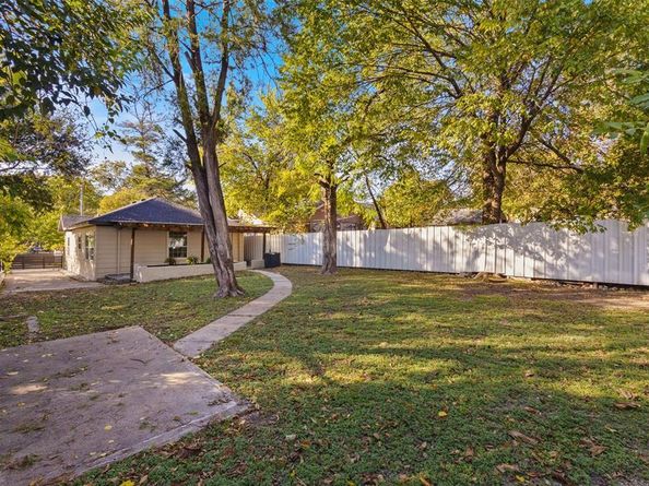 922 S Windomere Avenue , Dallas Texas 75208