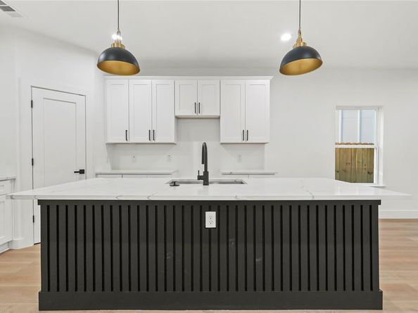 4230  Aztec  , Dallas Texas 75216