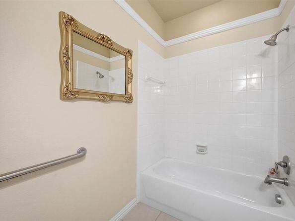 252  Heritage Hill Drive , Lewisville Texas 75067