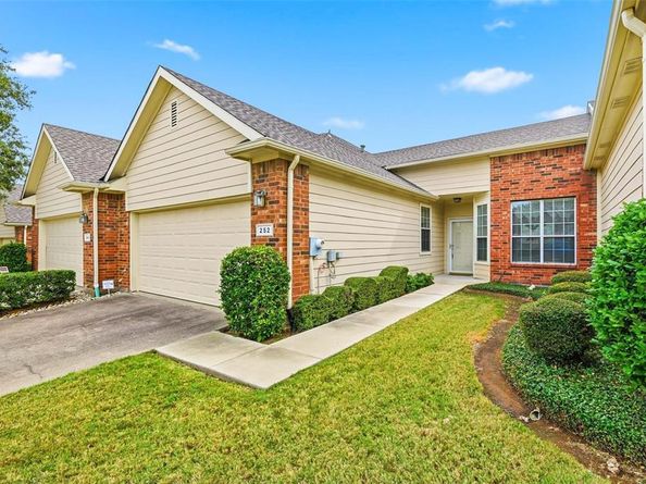 252  Heritage Hill Drive , Lewisville Texas 75067