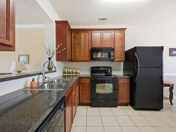 252  Heritage Hill Drive , Lewisville Texas 75067