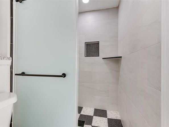 5710  Meadowick Lane , Dallas Texas 75227