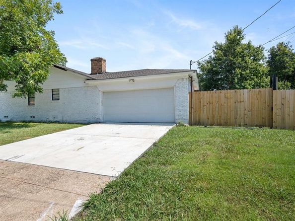 5710  Meadowick Lane , Dallas Texas 75227