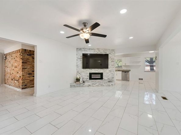 5710  Meadowick Lane , Dallas Texas 75227