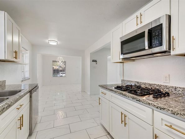 5710  Meadowick Lane , Dallas Texas 75227