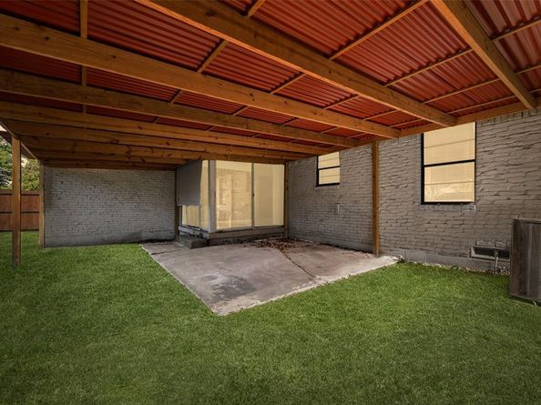 5710  Meadowick Lane , Dallas Texas 75227