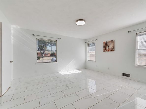 5710  Meadowick Lane , Dallas Texas 75227