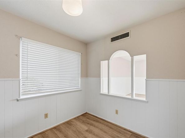 1721  Dell Oak Drive , Garland Texas 75040