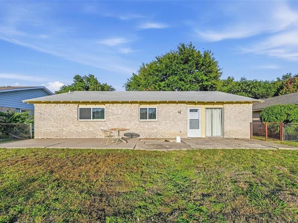 1721  Dell Oak Drive , Garland Texas 75040