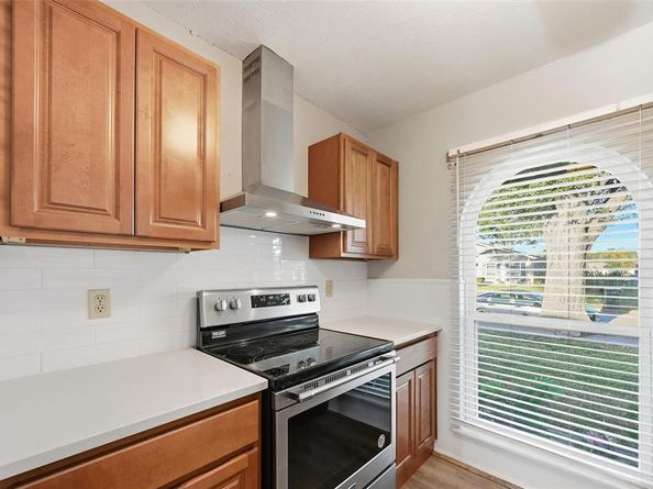 1721  Dell Oak Drive , Garland Texas 75040