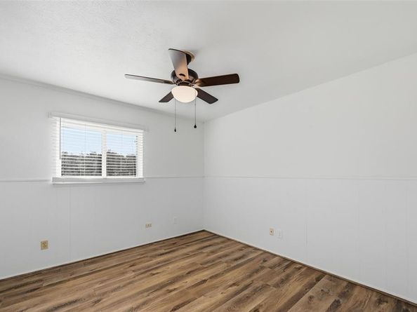 1721  Dell Oak Drive , Garland Texas 75040