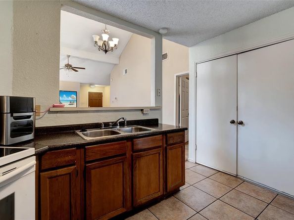 10464  Woodleaf Drive , Dallas Texas 75227