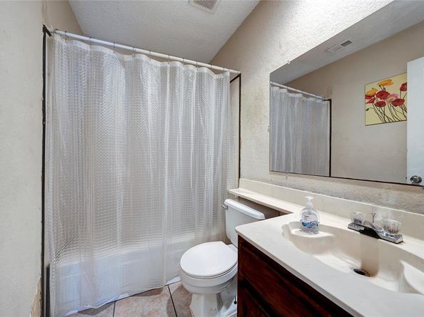 10464  Woodleaf Drive , Dallas Texas 75227