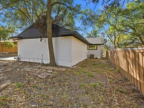 1711  Essex Avenue , Dallas Texas 75203