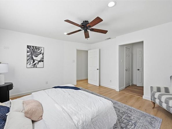 1711  Essex Avenue , Dallas Texas 75203