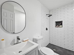 1711  Essex Avenue , Dallas Texas 75203